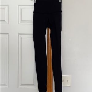 Lululemon wunder under